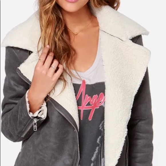 Faux Sherpa jacket gray size medium - Picture 2 of 5